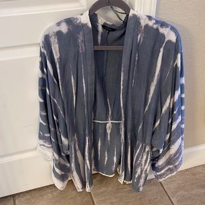 Cute light blue/grey shawl with fitted waist